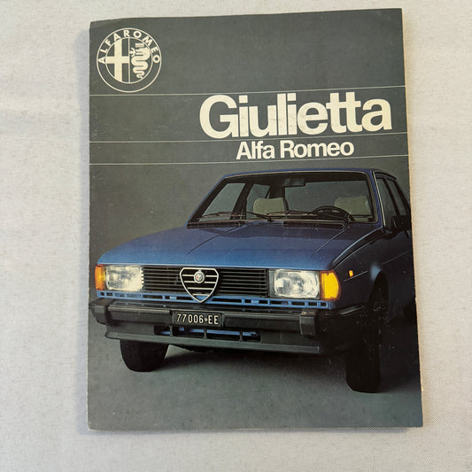 Alfa Romeo Giulietta Car Sales Brochure Catalog Advertising FRENCH