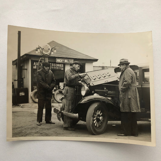 Press Photo Photograph Car Automobile at Service Garage Keystone Underwood