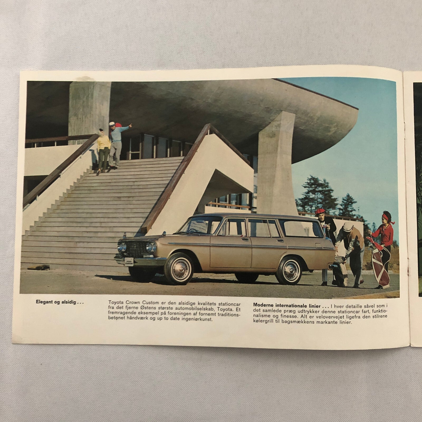 Vintage Toyota Crown Station Wagon Car Sales Brochure Catalog DANISH TEXT