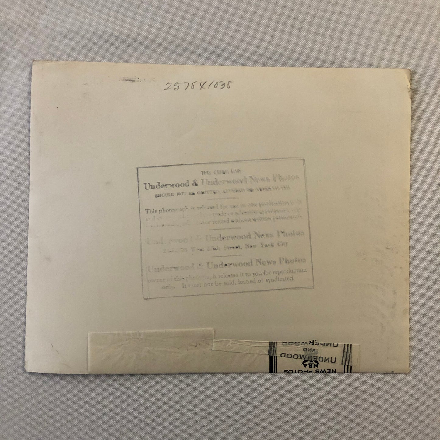 Press Photo Photograph German Sculptor Deported Britain Baron Von Ledermann