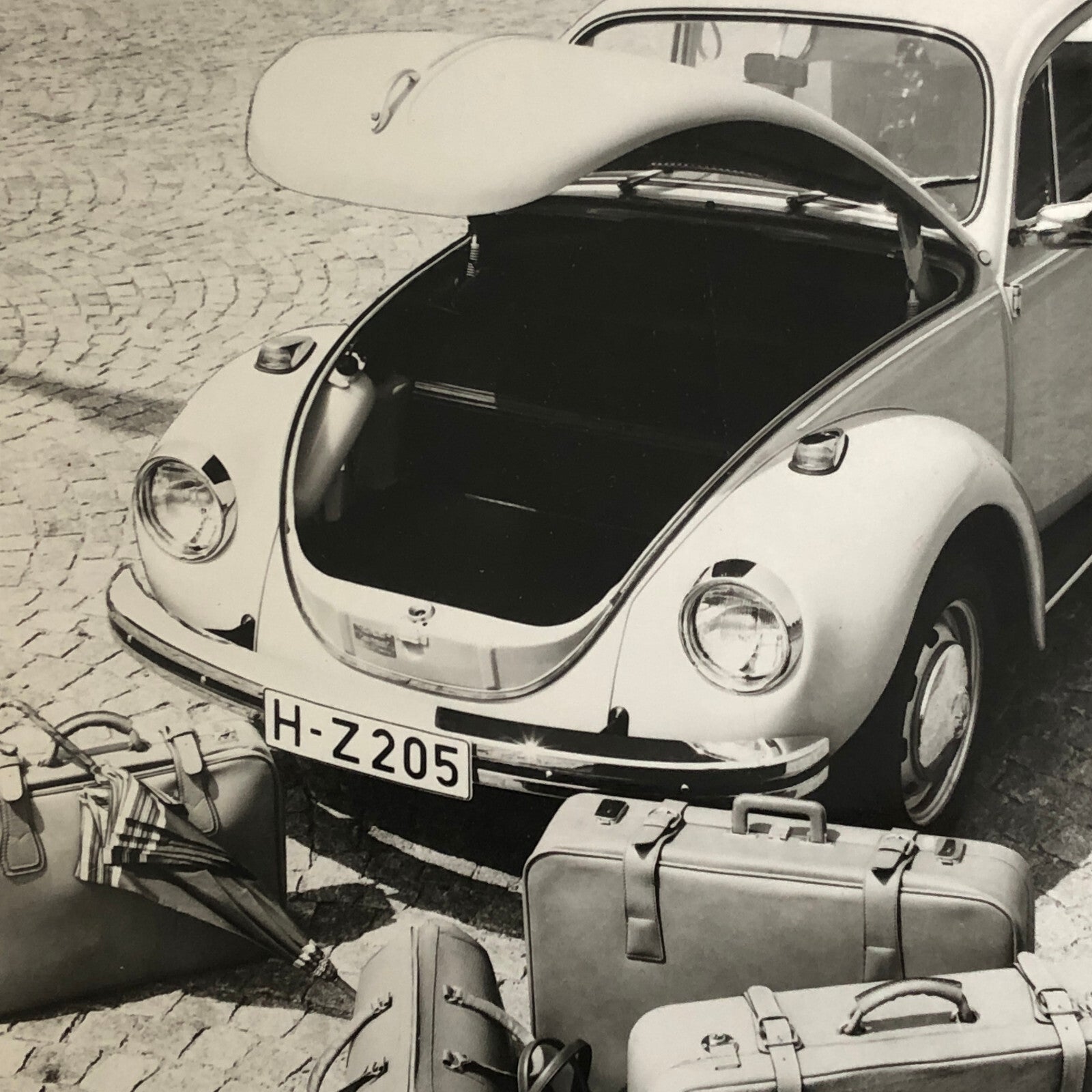 Vintage Volkswagen VW Beetle Factory Press Photo Photograph DUTCH Caption