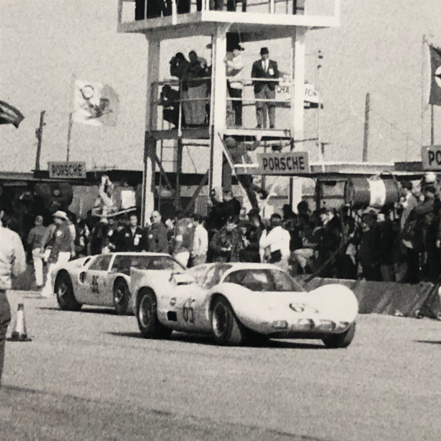 1966 Daytona Porsche Werkfoto Racing Factory Photo Photograph Ford GT + 
