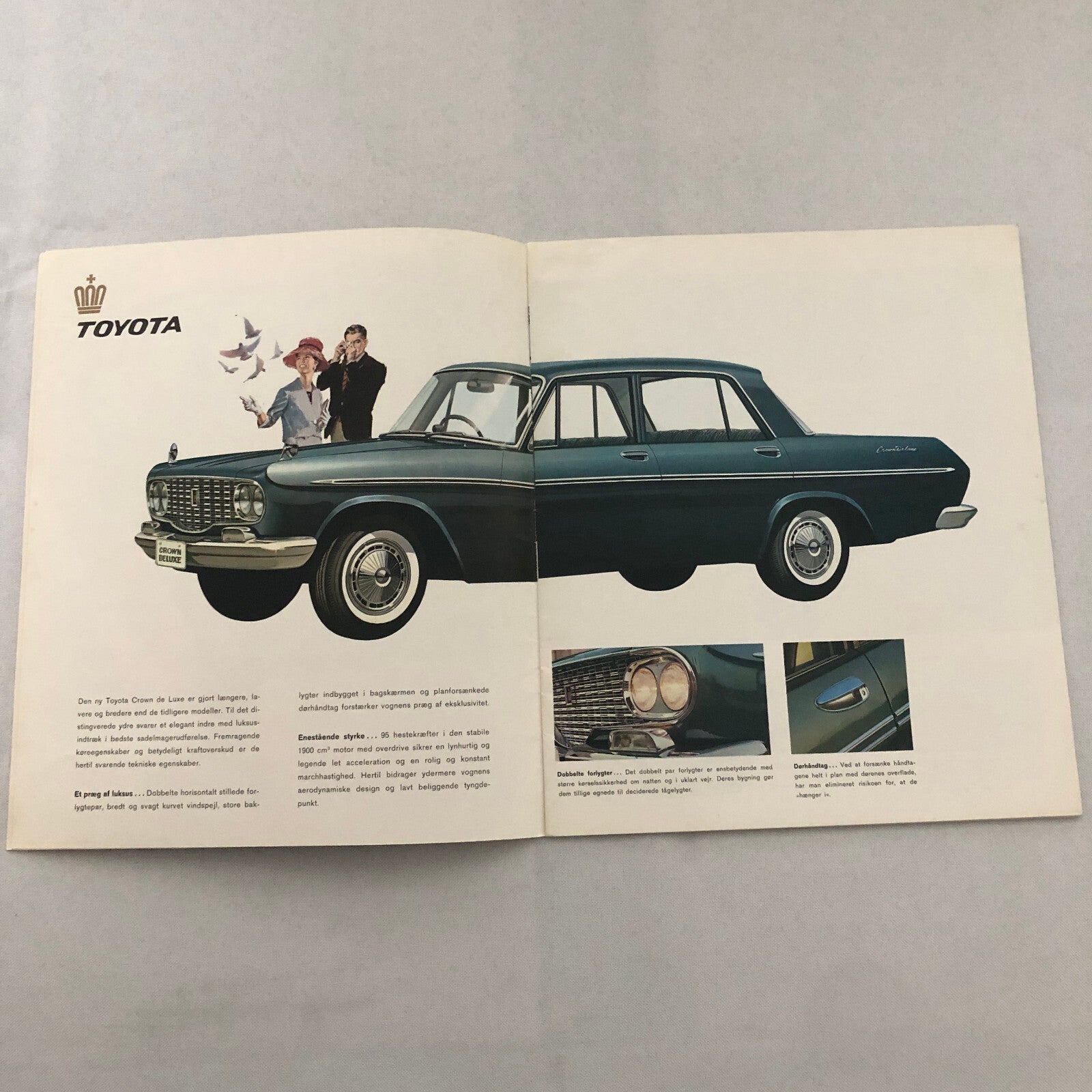 Vintage Toyota Crown Deluxe Car Sales Brochure Catalog DANISH TEXT