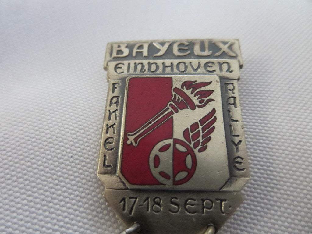 Vintage 1952 Bayeux Eindhoven Fakkel Rallye Car Rally Pin Badge with Date Bar