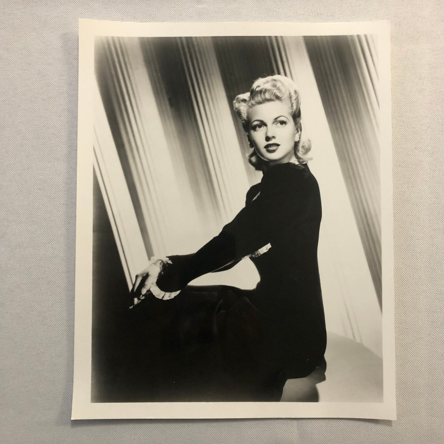Actress Photo Photograph Vintage Image Modern Print Beautiful Lana Turner ?