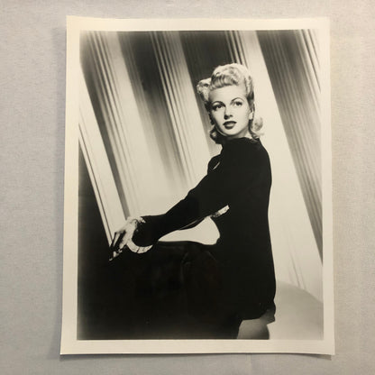 Actress Photo Photograph Vintage Image Modern Print Beautiful Lana Turner ?
