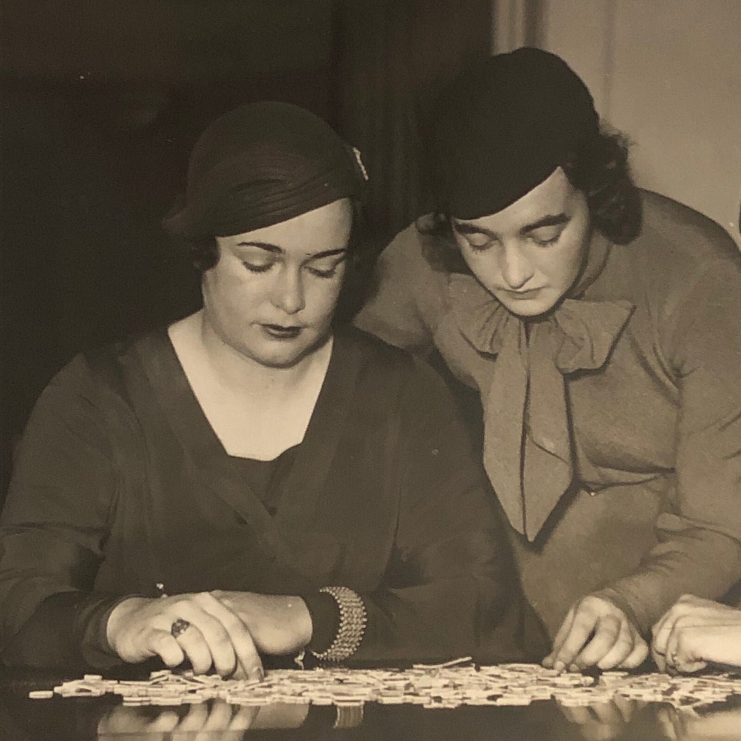 Press Photo Photograph Jigsaw Puzzles Gaining Popularity Washington Society 1933