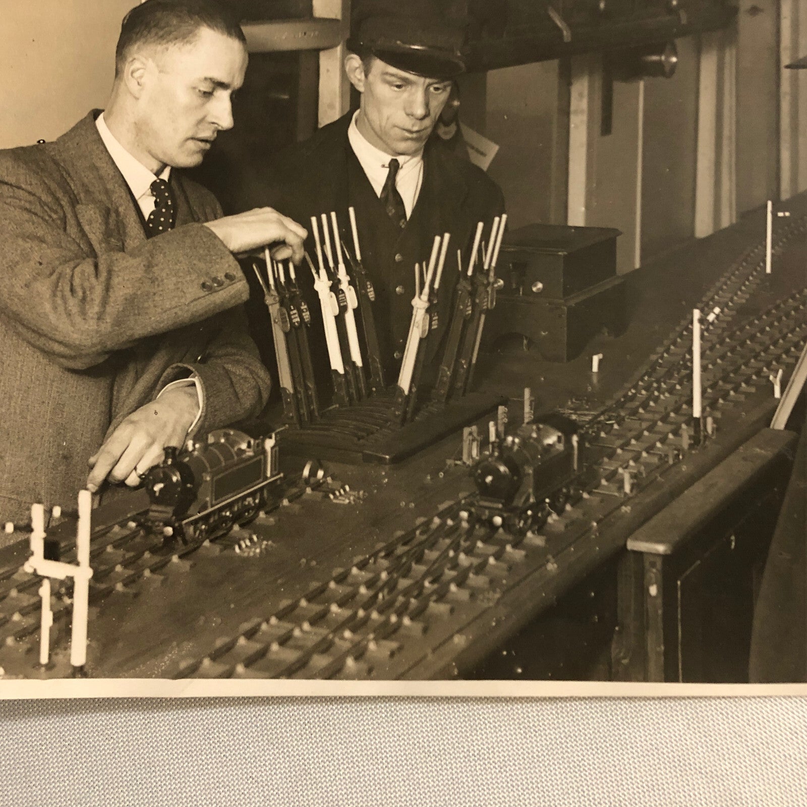 Press Photo Photograph Train Railway Signalman Training Equipment 1934 London