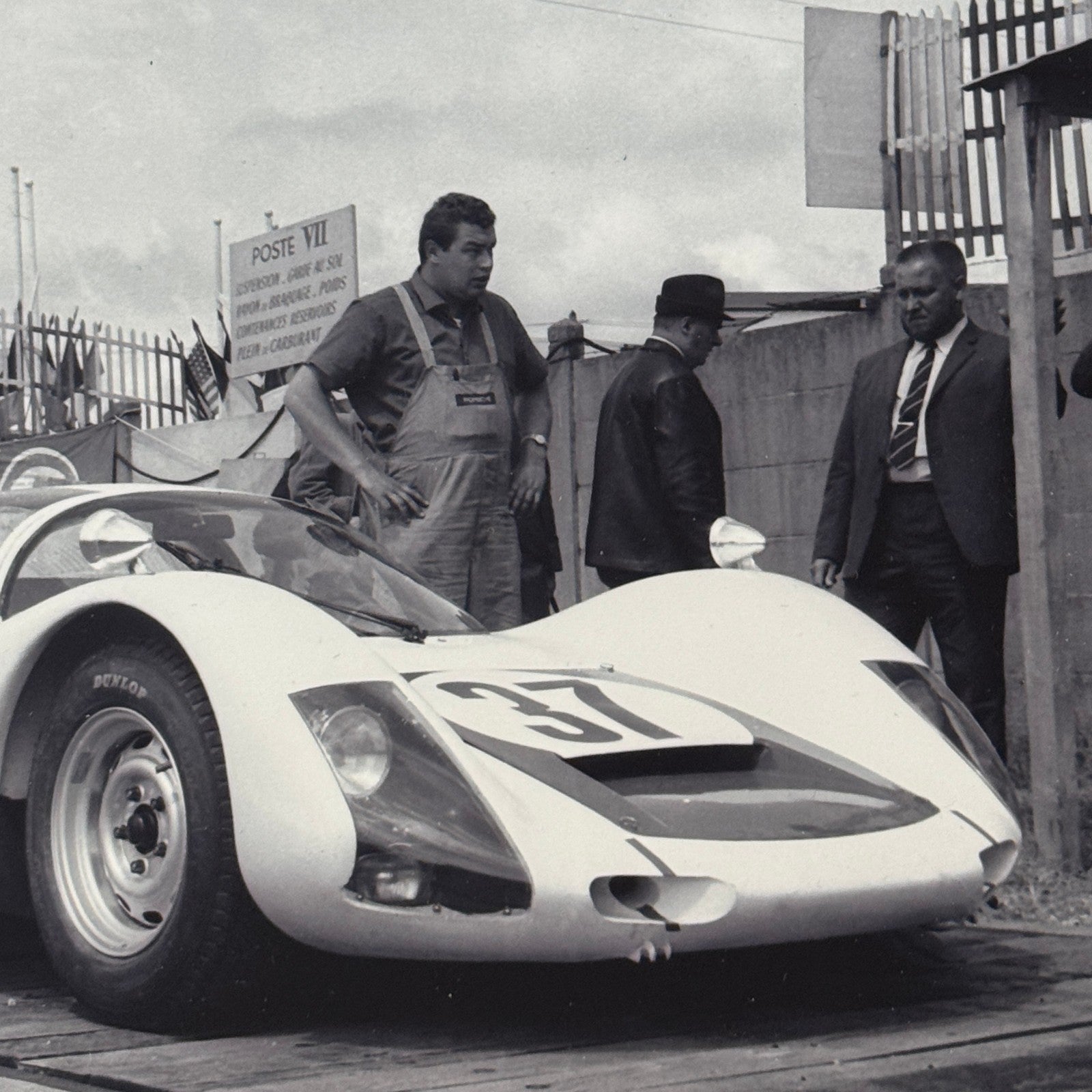 Vintage Porsche 906 Carrera Racing Car Race Photo Photograph MODERN PRINT