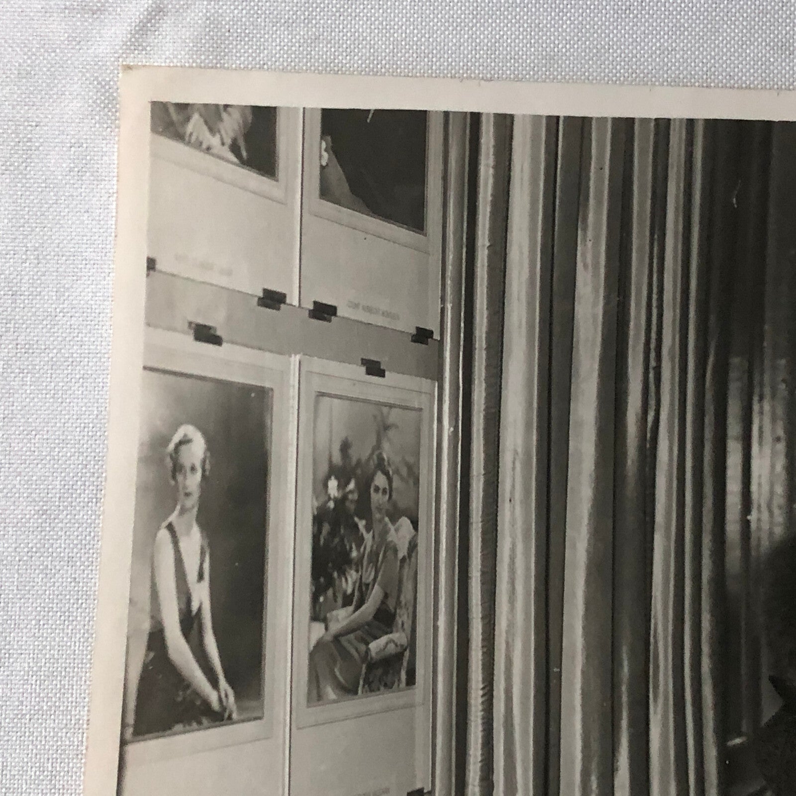 Vintage Press Photo Photograph London Art Exhibition Women Peter North Artist