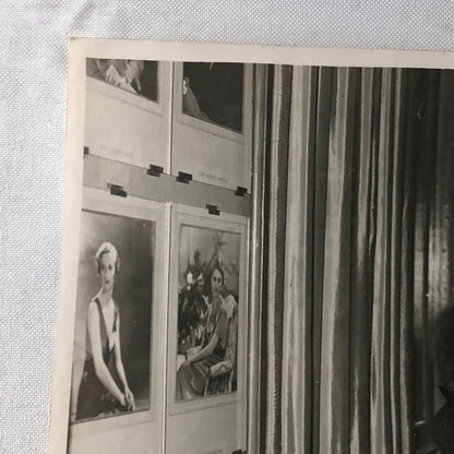 Vintage Press Photo Photograph London Art Exhibition Women Peter North Artist