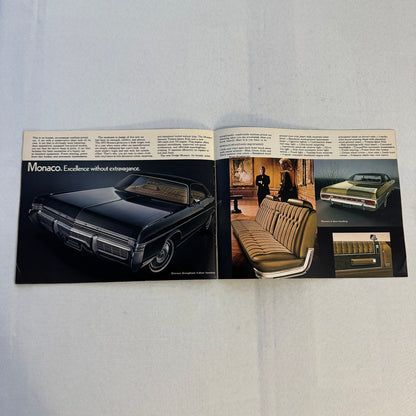 1972 Dodge Car Sales Brochure Catalog Dart Demon Challenger Coronet Charger +