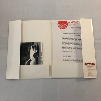 1989 Toyota Press Kit German Brochure Starlet Supra Carina Corolla Photos