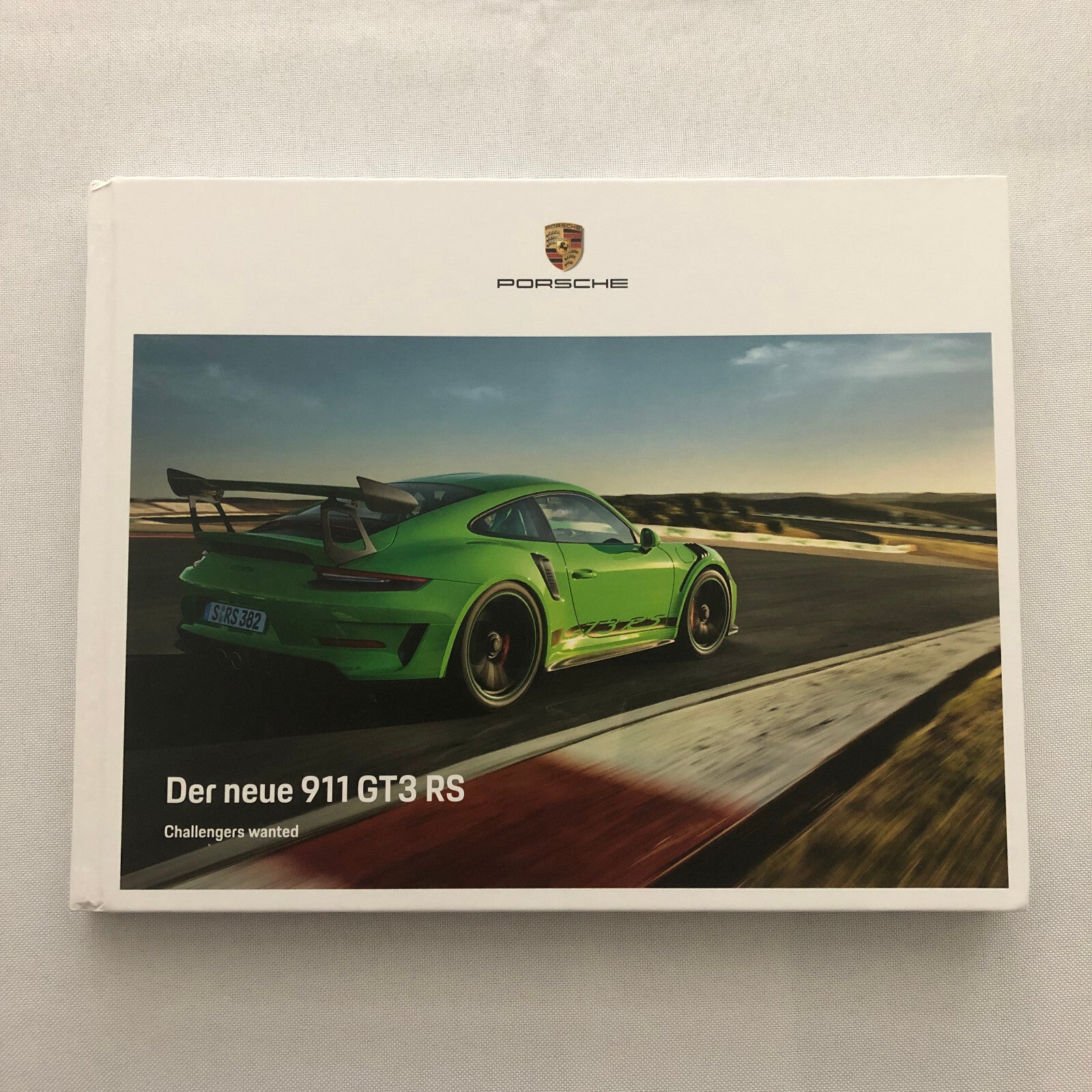 Porsche 911 GT3 RS Sales Brochure Catalog Hardbound Book Porsche GT3RS GERMAN