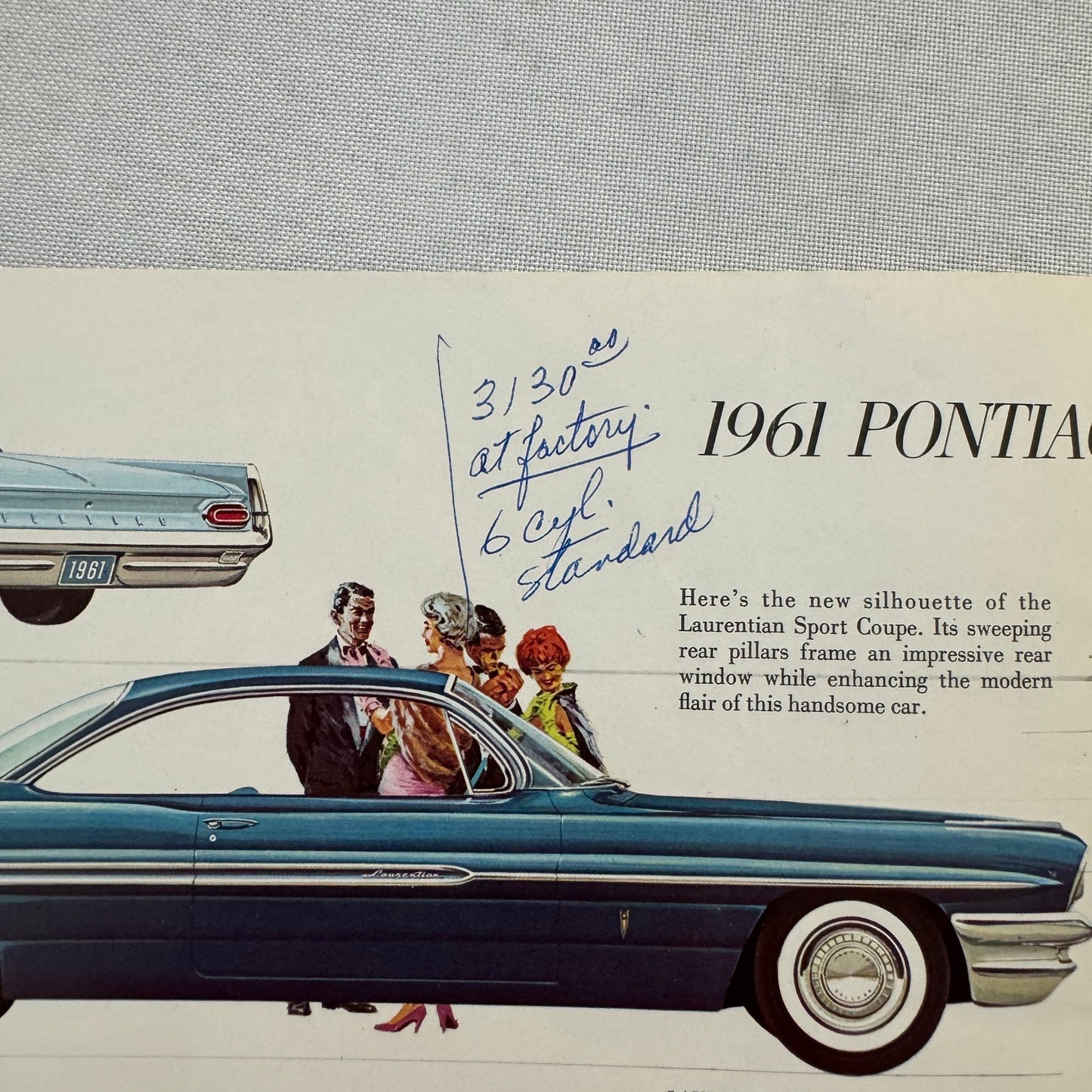 1961 Pontiac Sales Brochure Parisienne Laurentian Strato Chief Canadian Catalog