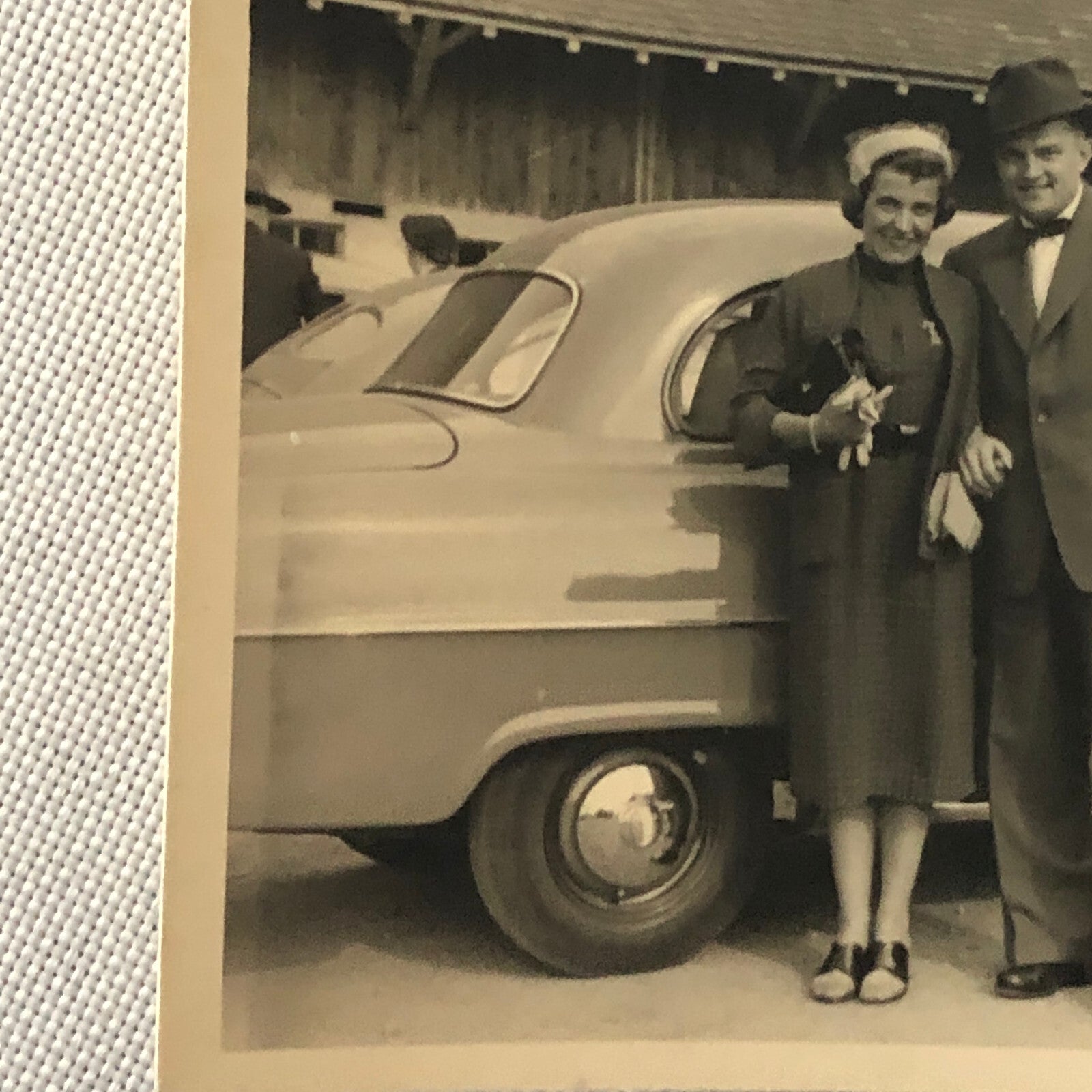 Vintage Photo Photograph Snapshot Couple with Car Automobile AL22SM2