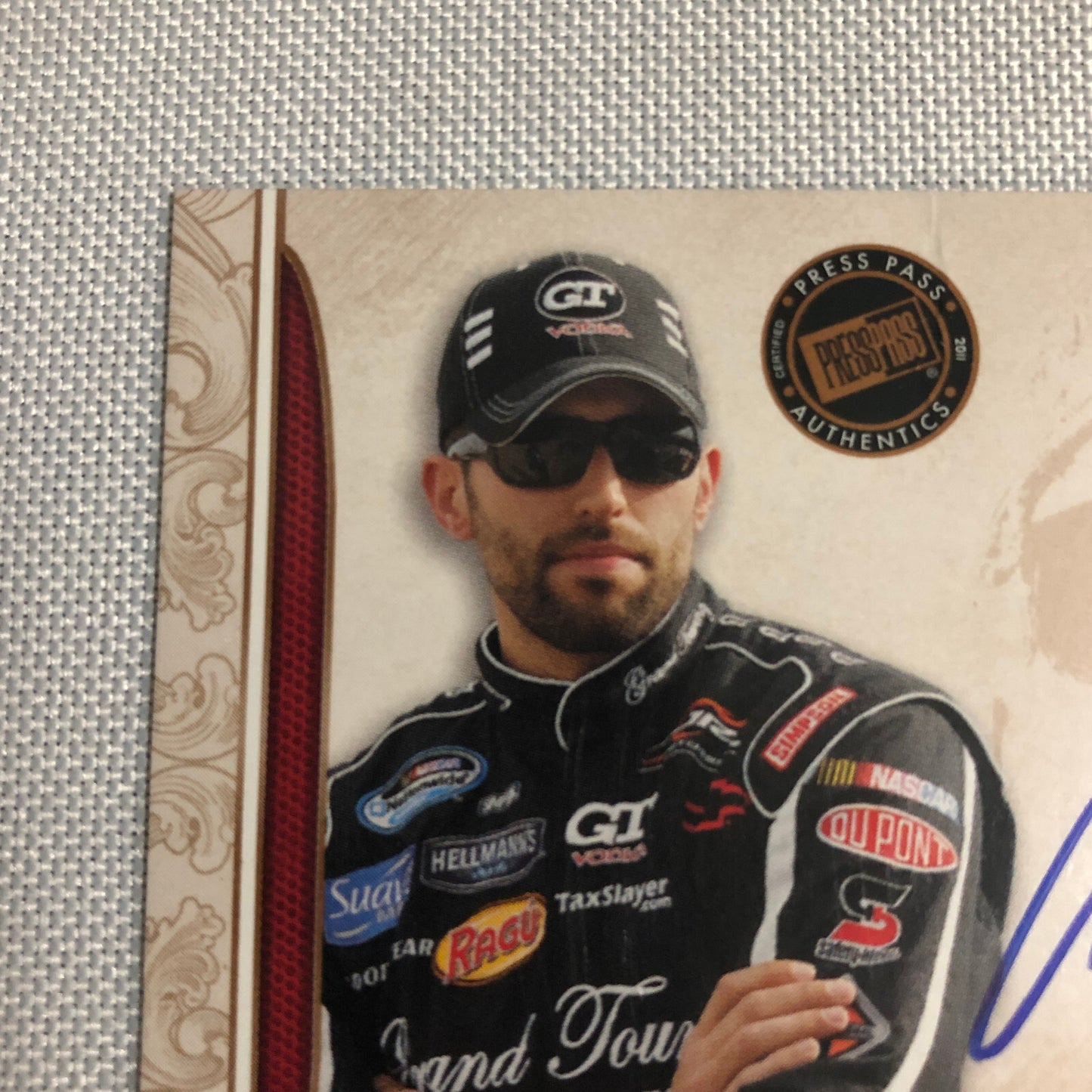 2011 Press Pass Aric Almirola Fanfare Autographs Signed Card Auto Signature /115