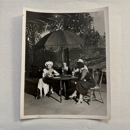 Vintage Press Photo Photograph British Beautiful Women at Ice Cream Exhibition