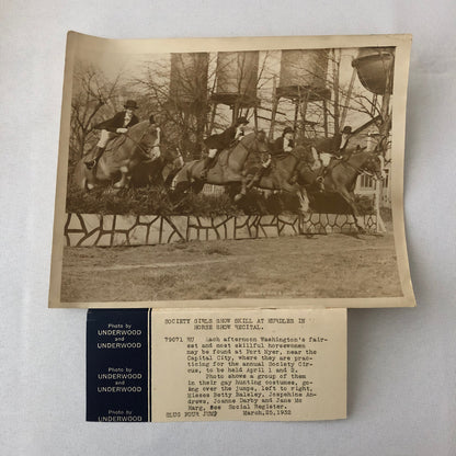 Press Photo Photograph Show Horse Jumping Fort Myer 1932