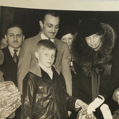 Press Photo Photograph Eleanore Roosevelt and Family Celebrate Christmas Santa