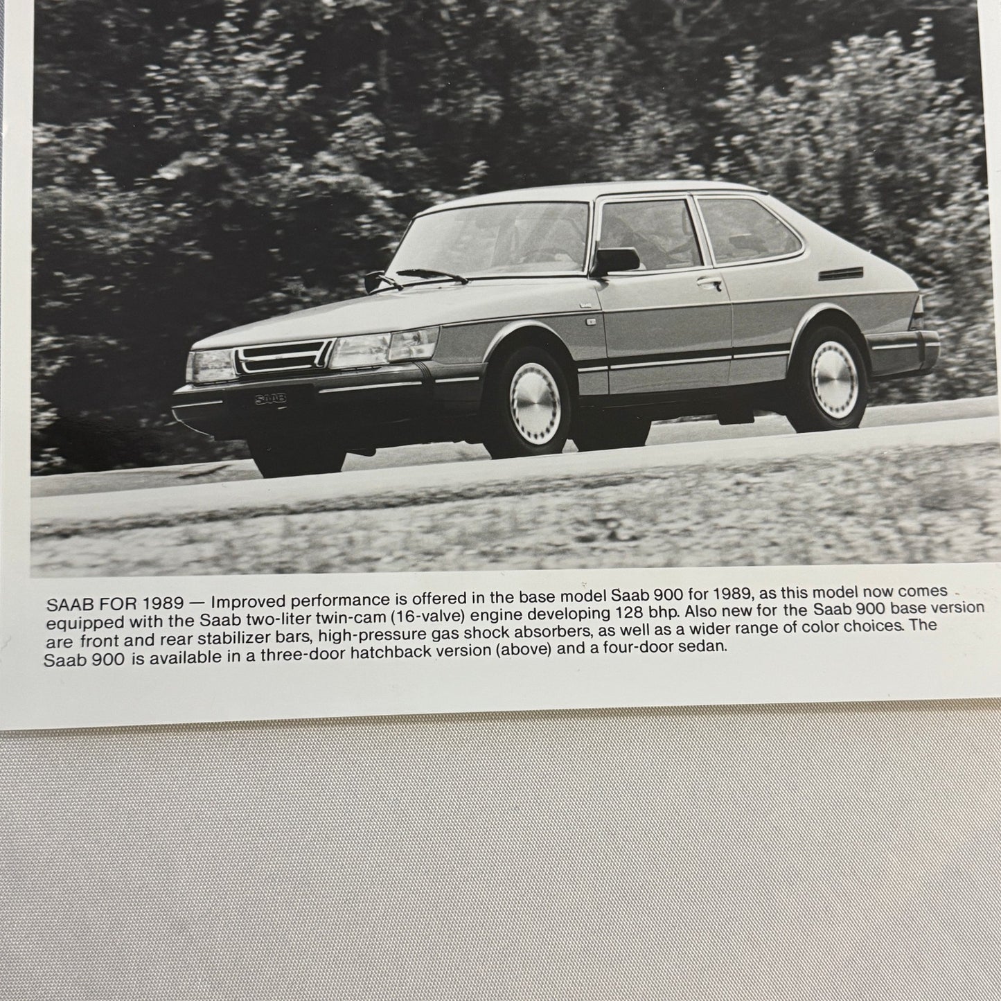 1989 Saab 900 Car Automobile Factory Press Photo Photograph Print