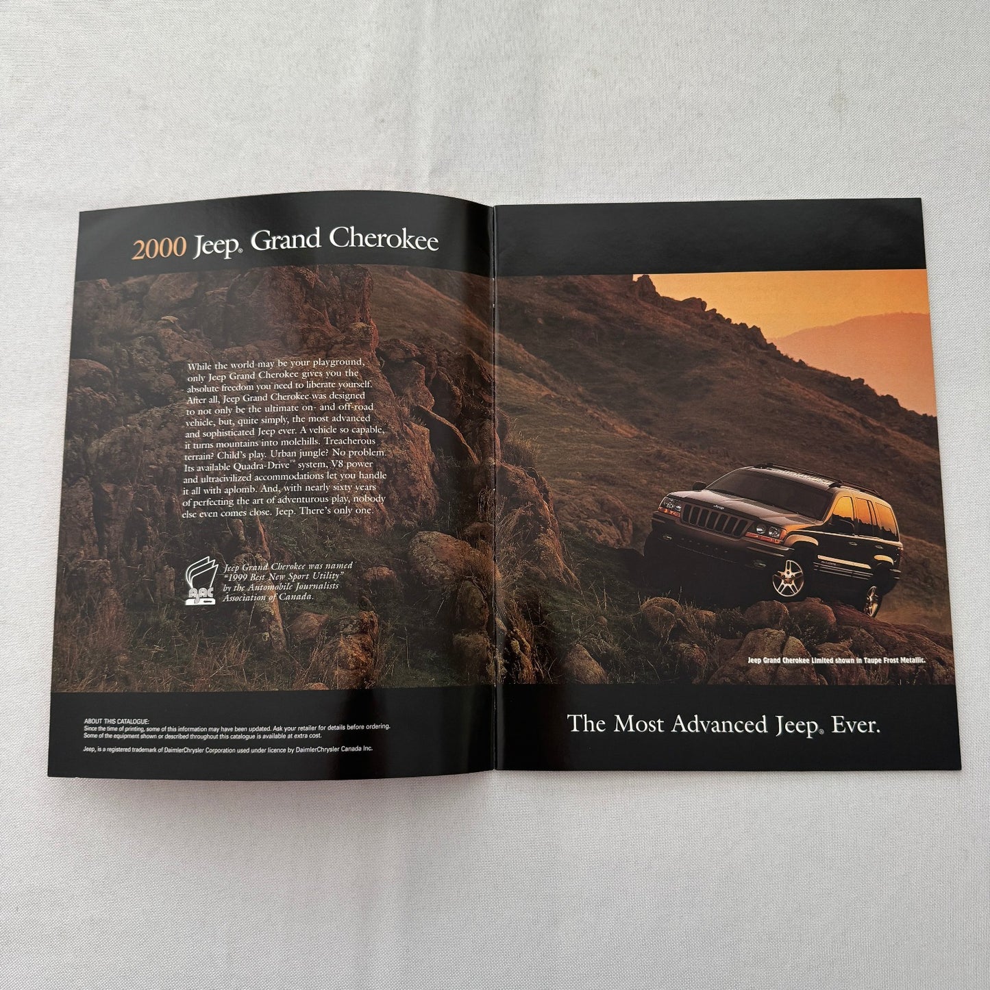2000 Jeep Grand Cherokee SUV Car Sales Brochure Catalog Advertising Canadian
