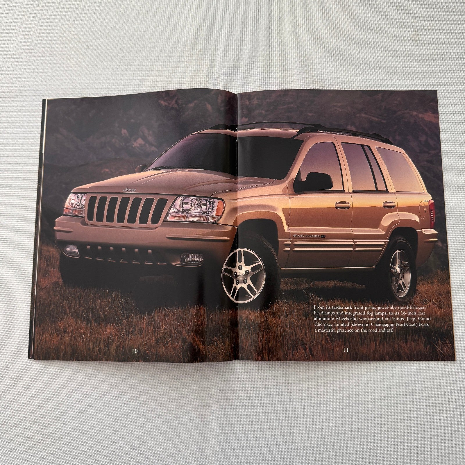 2000 Jeep Grand Cherokee SUV Car Sales Brochure Catalog Advertising Canadian