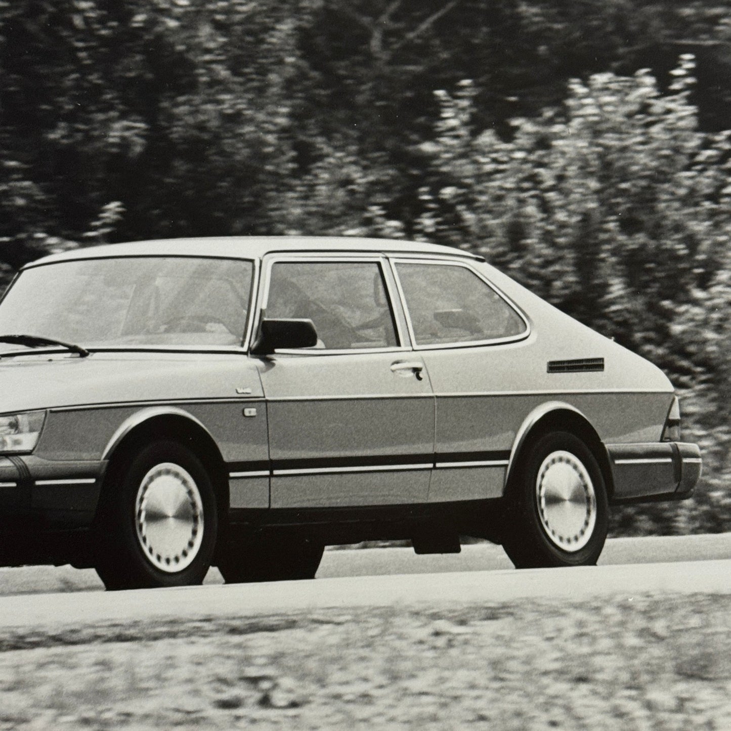 1989 Saab 900 Car Automobile Factory Press Photo Photograph Print