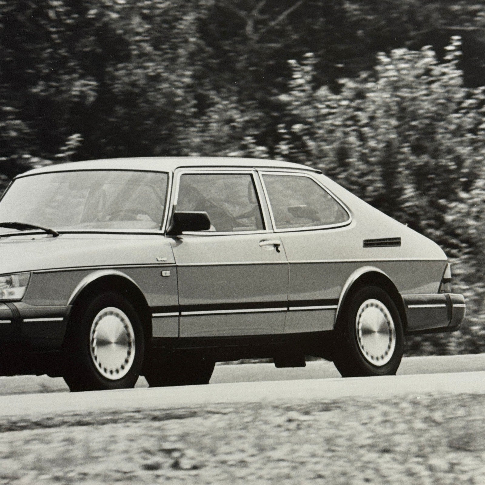 1989 Saab 900 Car Automobile Factory Press Photo Photograph Print