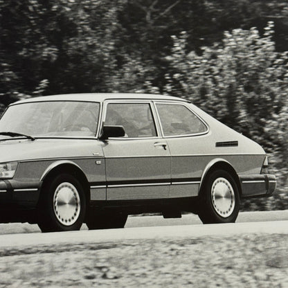 1989 Saab 900 Car Automobile Factory Press Photo Photograph Print