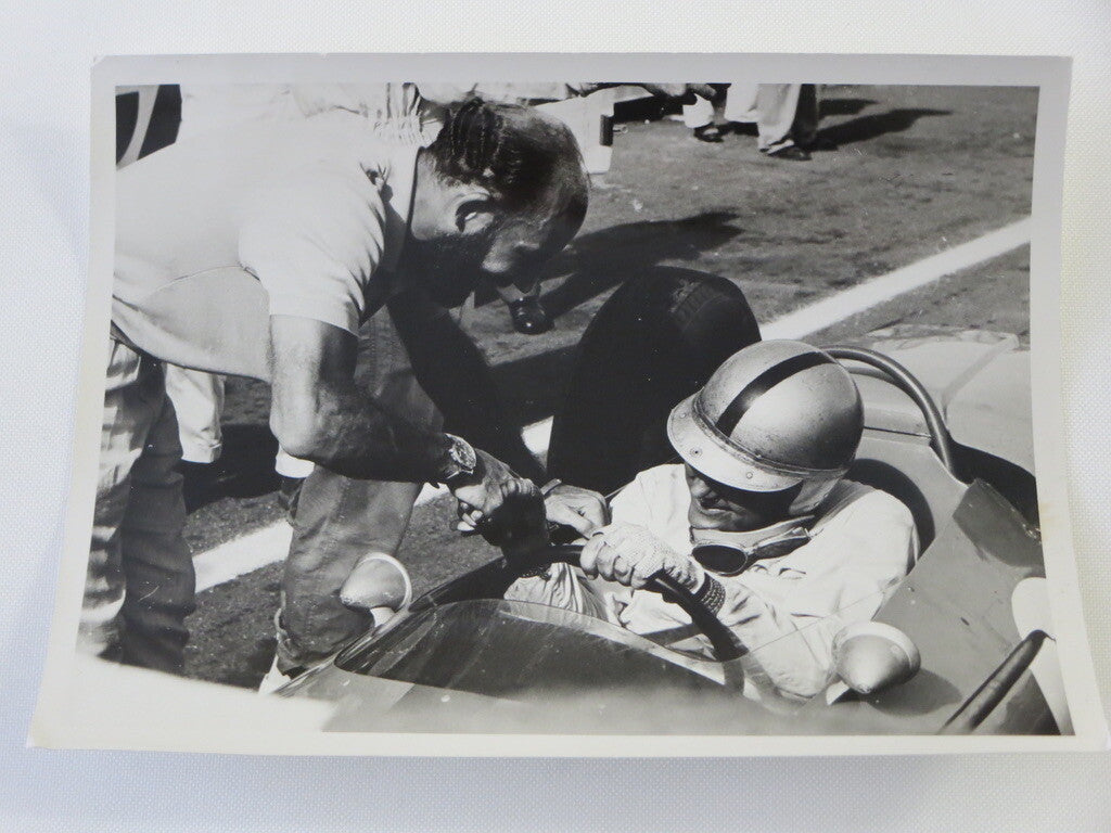 Vintage 1963 Press Photograph - Stirling Moss Jack Brabham Australian Grand Prix