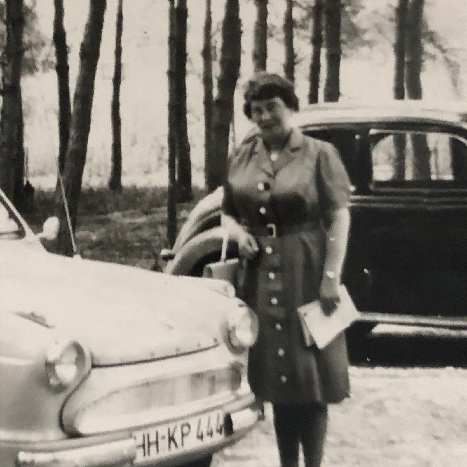 Vintage Photo Photograph Snapshot Woman with Car Automobile AL22SM2