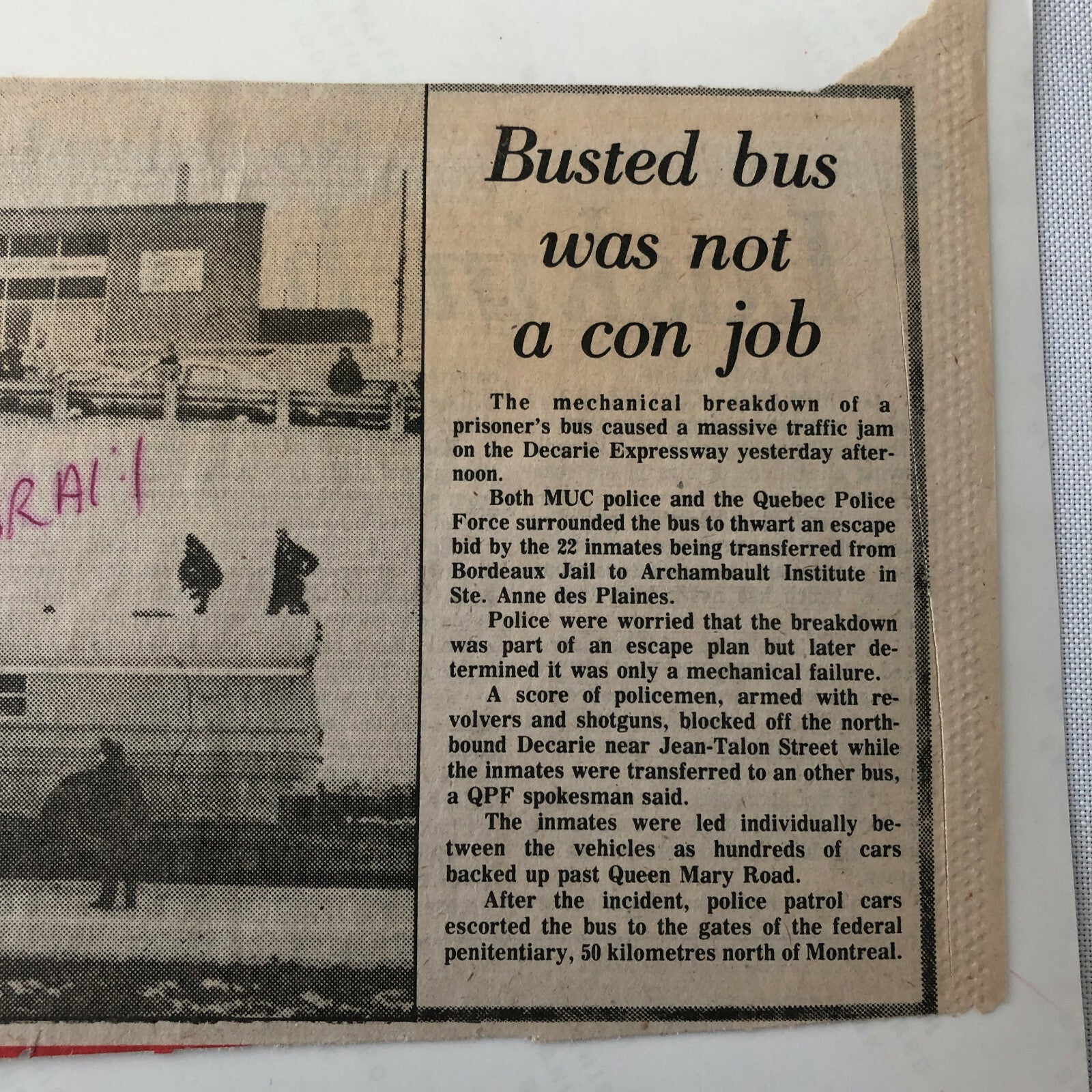 Vintage Montreal Prison Bus Press Photo Photograph Print Newspaper Story 