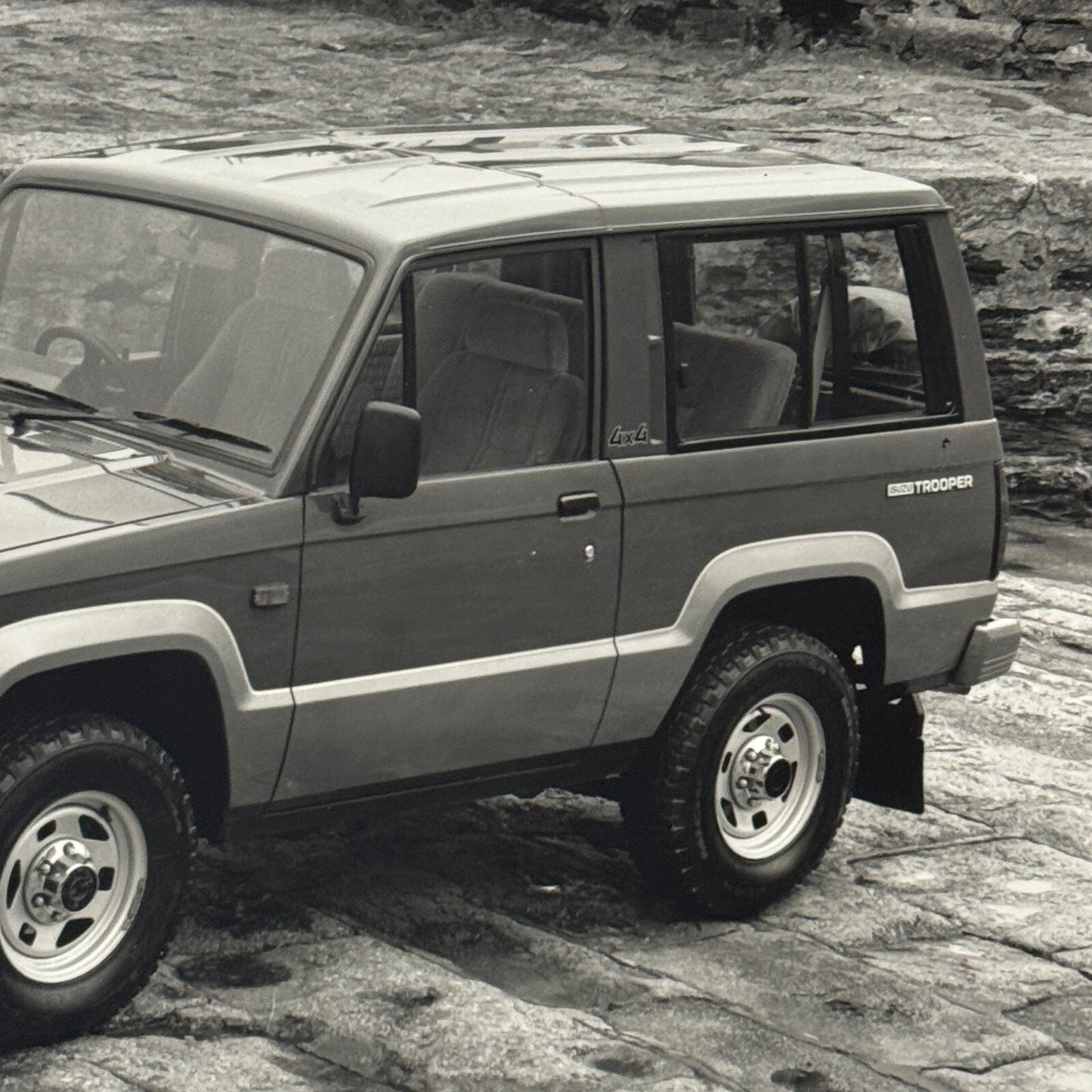 Isuzu Trooper Citation SWB Factory Press Photo Photograph Vintage 1989