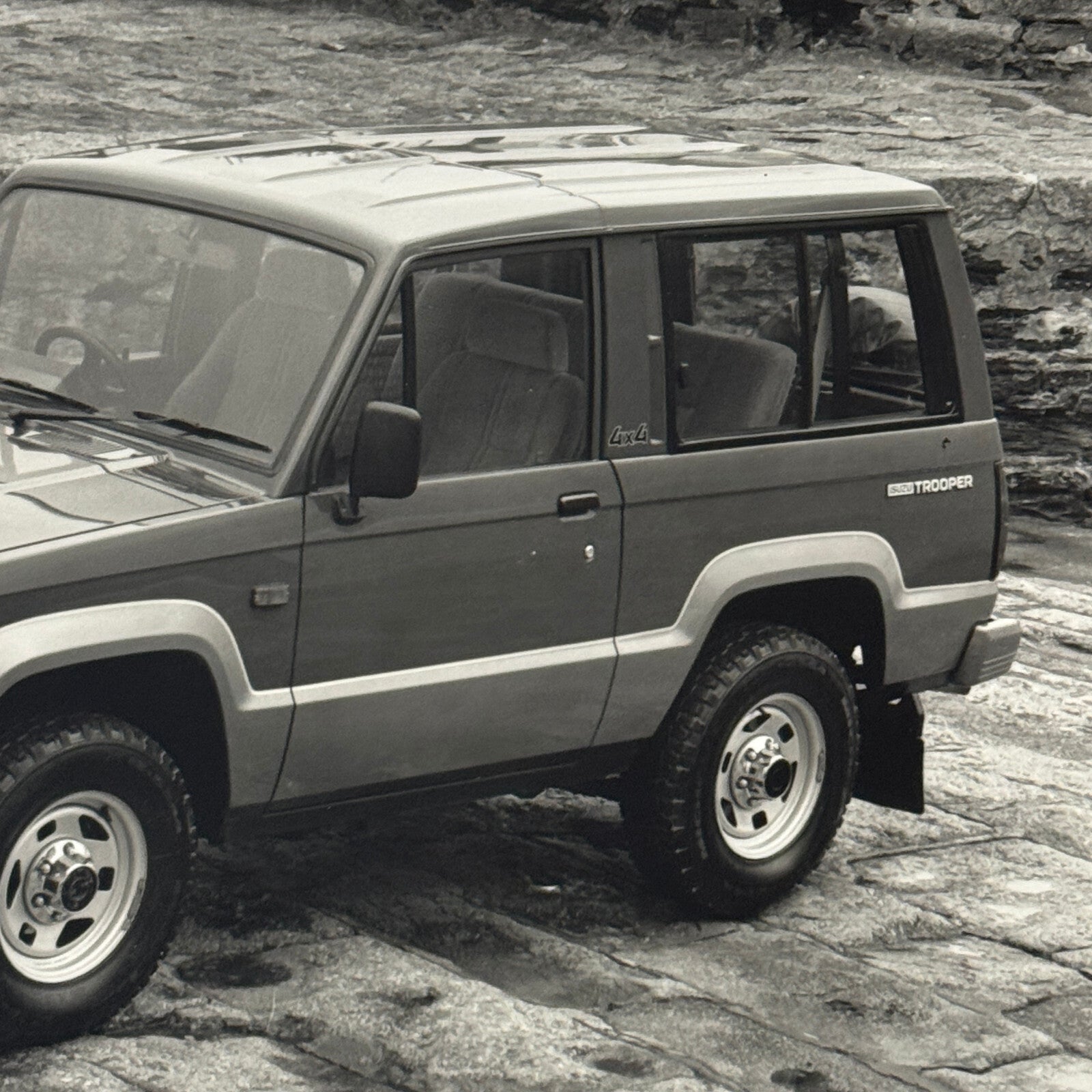 Isuzu Trooper Citation SWB Factory Press Photo Photograph Vintage 1989