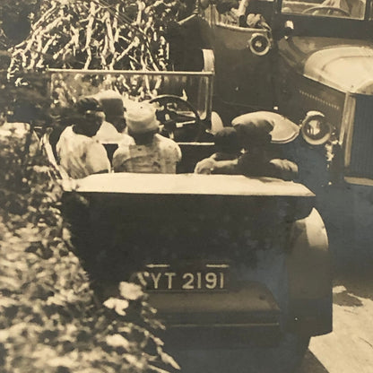 Press Photo Photograph Dennis Truck Car Stuck on Narrow Road London Sussex