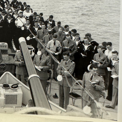 Royal Canadian Navy HMCS Crusader Military Ship Boat Destroyer 1954 Crew