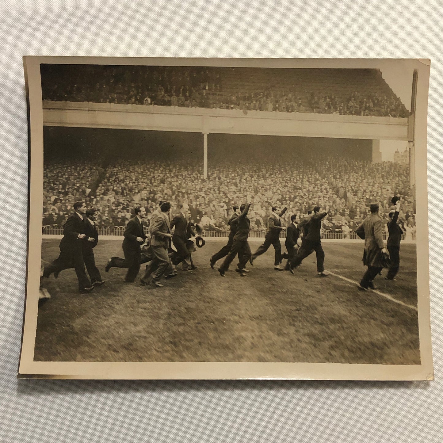 Press Photo Photograph Soccer Football 1933 Peruvian Team Arsenal v New Castle
