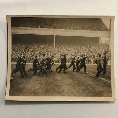 Press Photo Photograph Soccer Football 1933 Peruvian Team Arsenal v New Castle