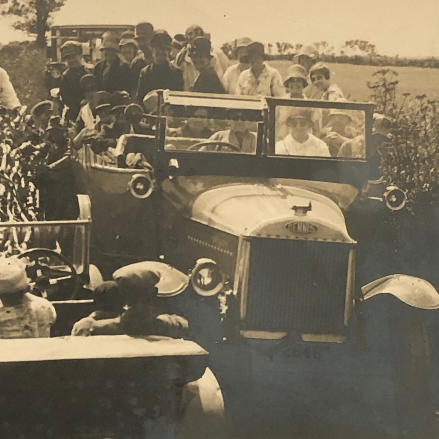 Press Photo Photograph Dennis Truck Car Stuck on Narrow Road London Sussex