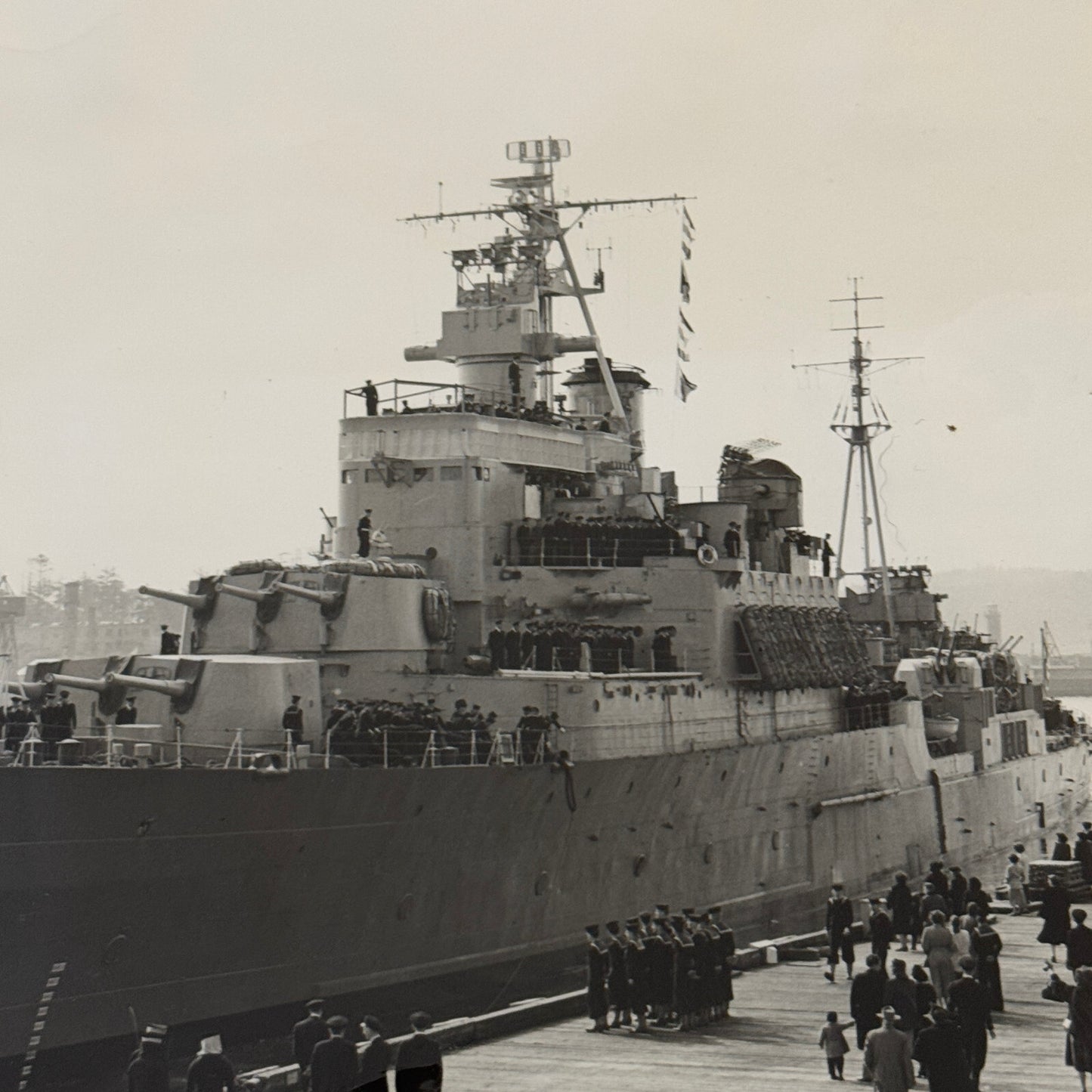 Royal Canadian Military Ship HMCS Quebec Press Photo Photograph 1952 Boat