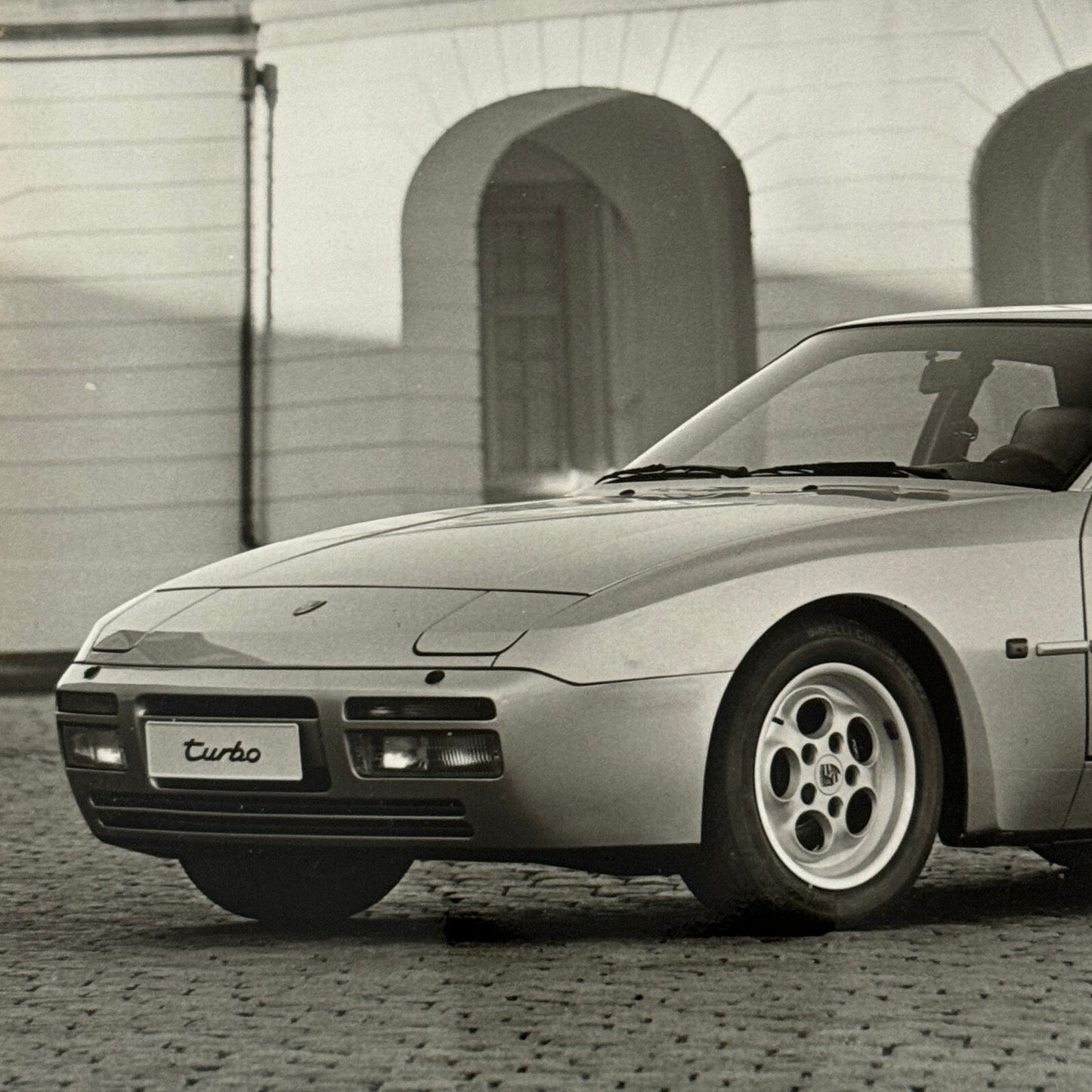 Porsche 944 Turbo Car Factory Press Photo Photograph Werkfoto German