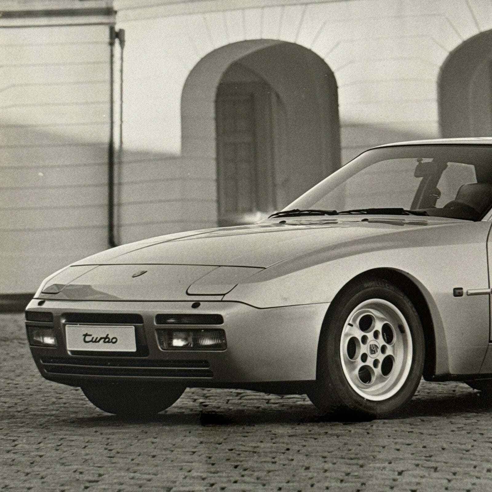 Porsche 944 Turbo Car Factory Press Photo Photograph Werkfoto German