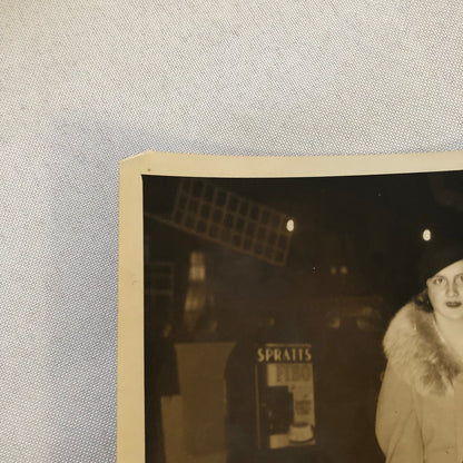 Vintage Press Photo Photograph Wife of Czechoslovakia Diplomat Daughter Dog Show