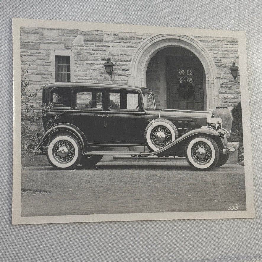 1932 Oldsmobile Deluxe Sedan Car Automobile Vintage Image Modern Print