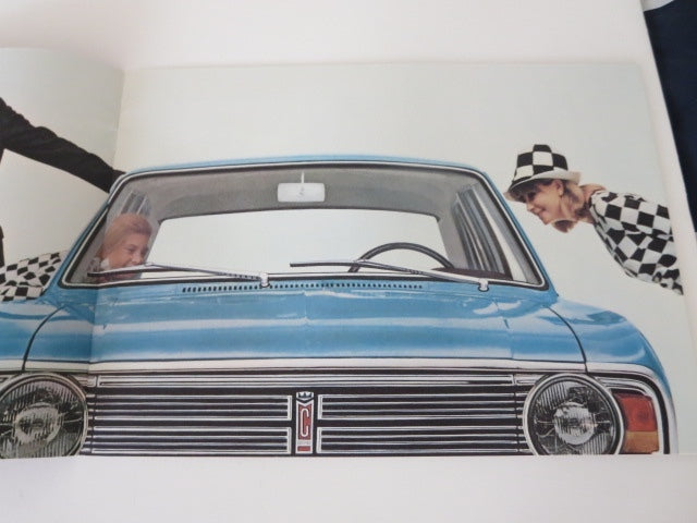 1960s Ford Cortina Sales Brochure Advertising Catalog FRENCH Canadian 