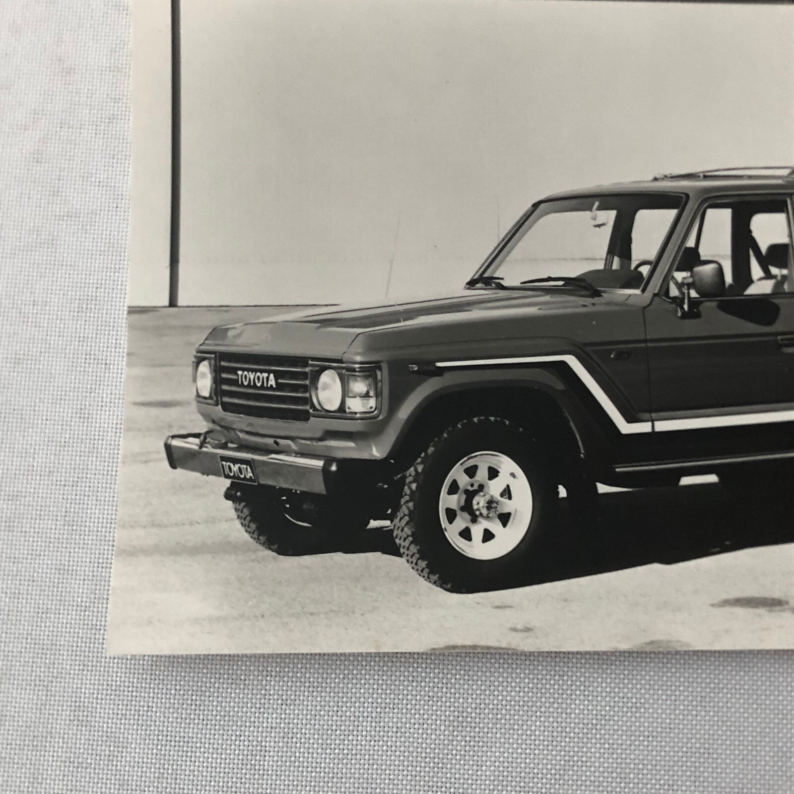 Toyota Land Cruiser FJ 60 Station Wagon G Factory Press Photo Photograph FJ60