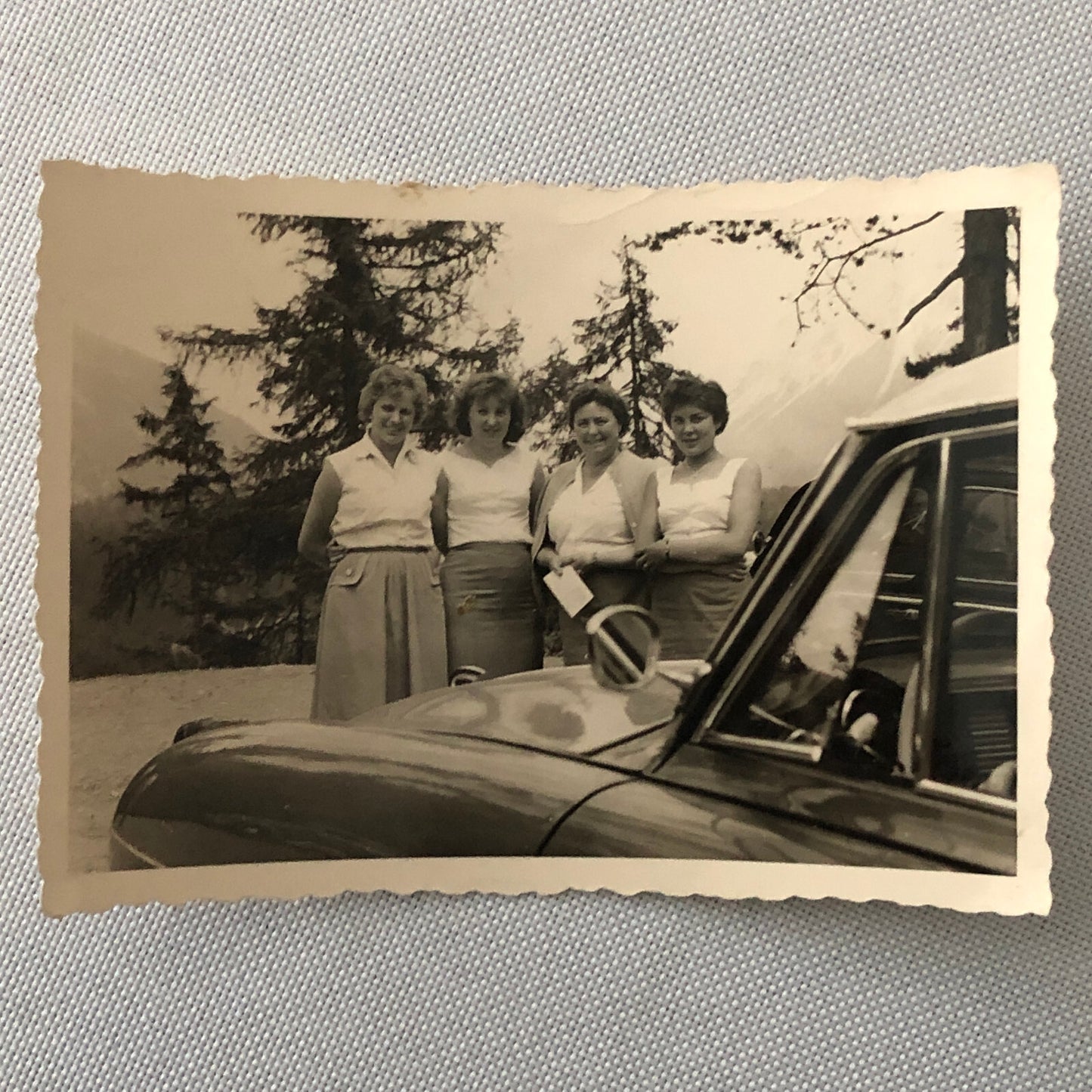 Vintage Photo Photograph Snapshot Women with Car Automobile Germany + AL22SM2
