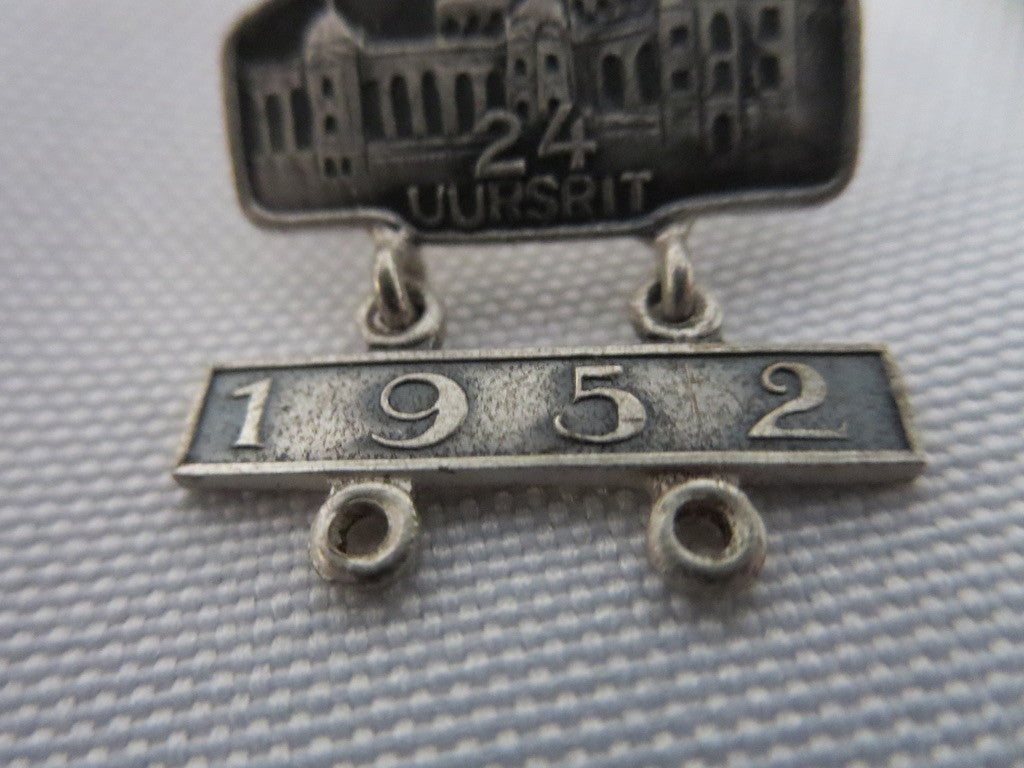 1952 24 Uursrit Hours Dutch European Car Rally Pin Badge 