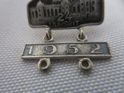 1952 24 Uursrit Hours Dutch European Car Rally Pin Badge 
